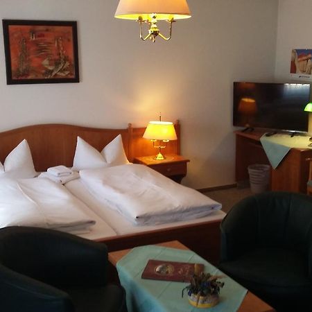 Hotel Am Berg Шпремберг Екстериор снимка