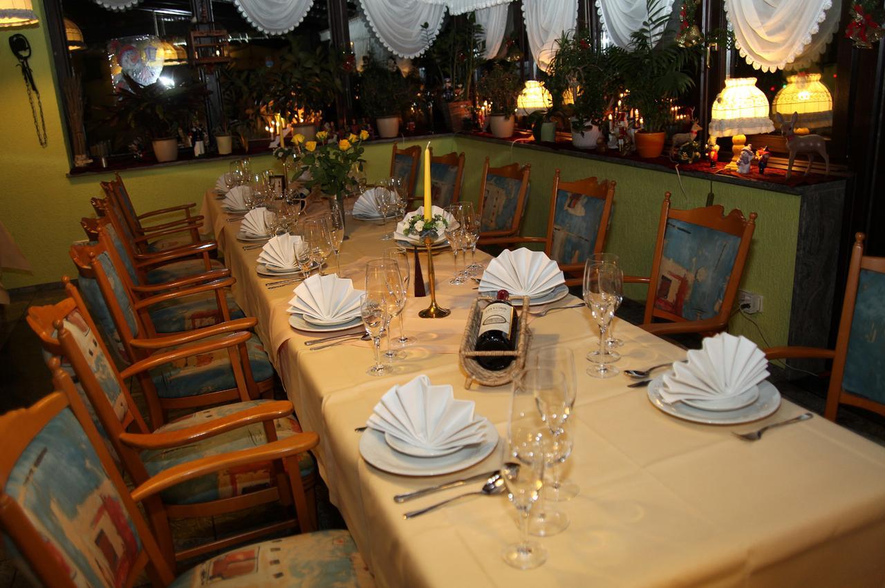 Hotel Am Berg Шпремберг Екстериор снимка