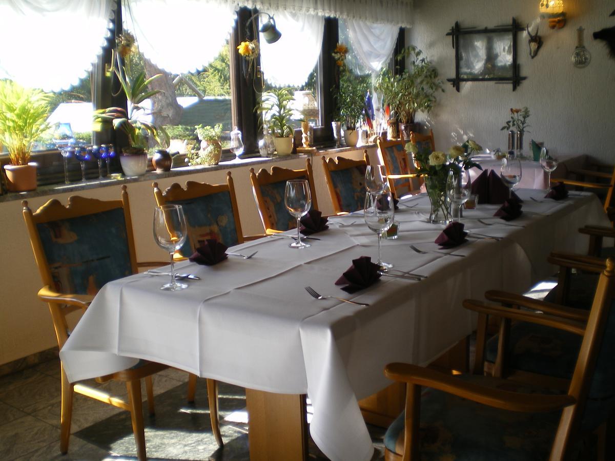 Hotel Am Berg Шпремберг Екстериор снимка