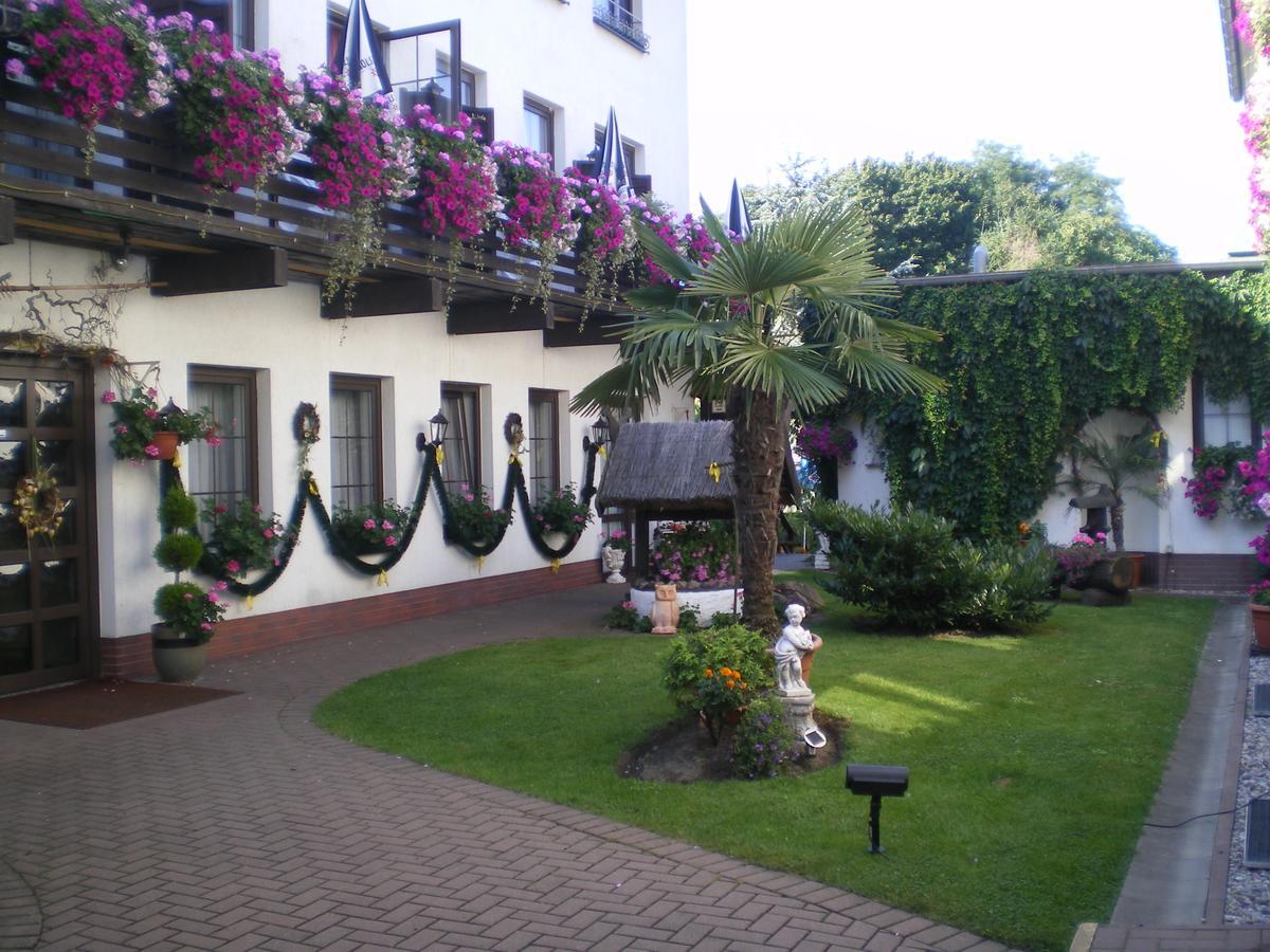 Hotel Am Berg Шпремберг Екстериор снимка