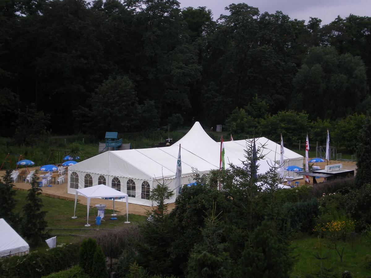 Hotel Am Berg Шпремберг Екстериор снимка