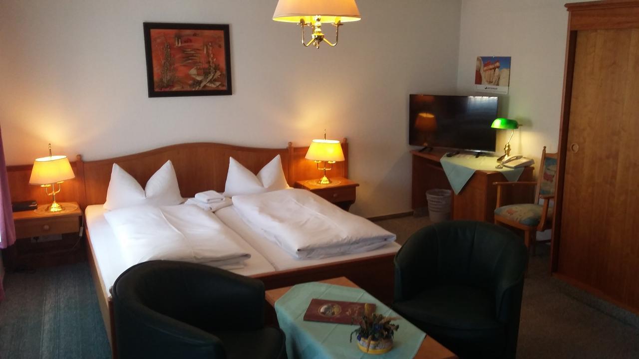 Hotel Am Berg Шпремберг Екстериор снимка