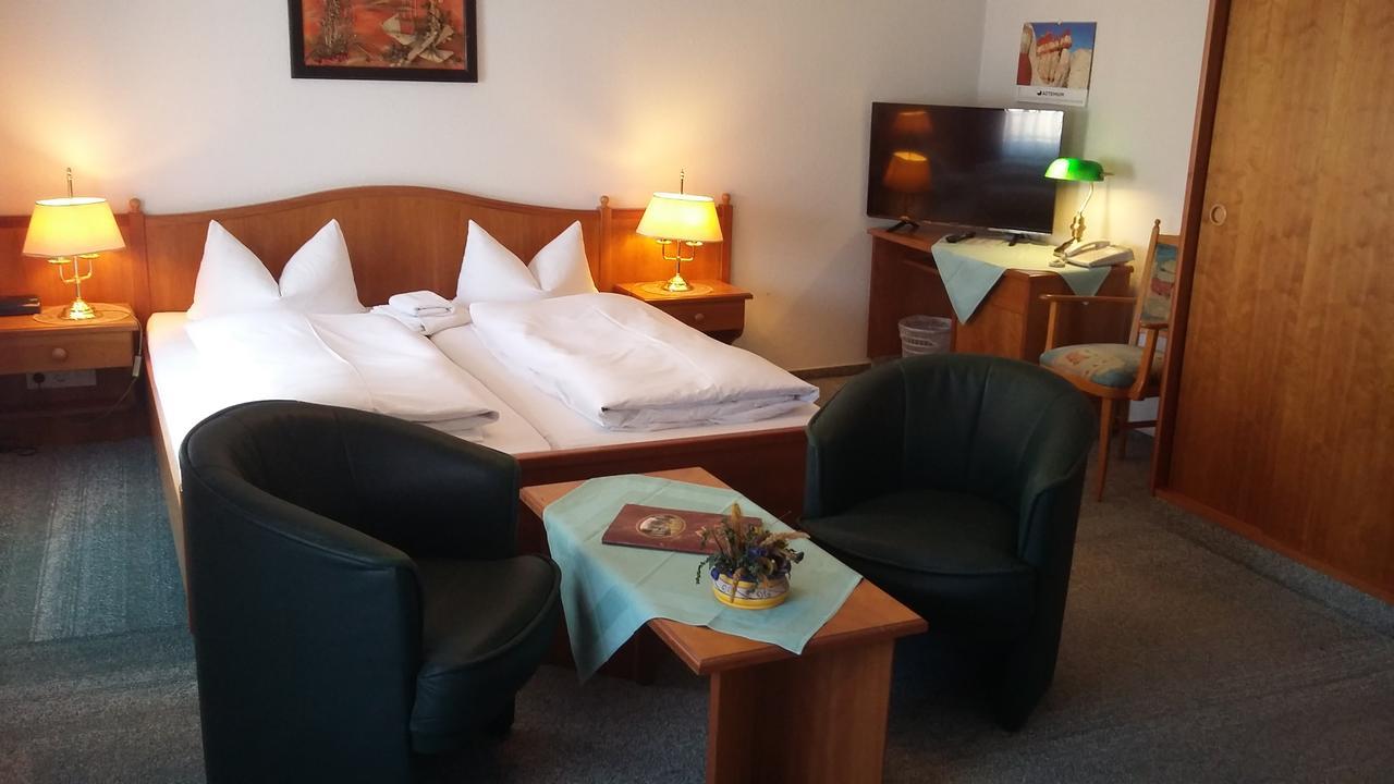 Hotel Am Berg Шпремберг Екстериор снимка